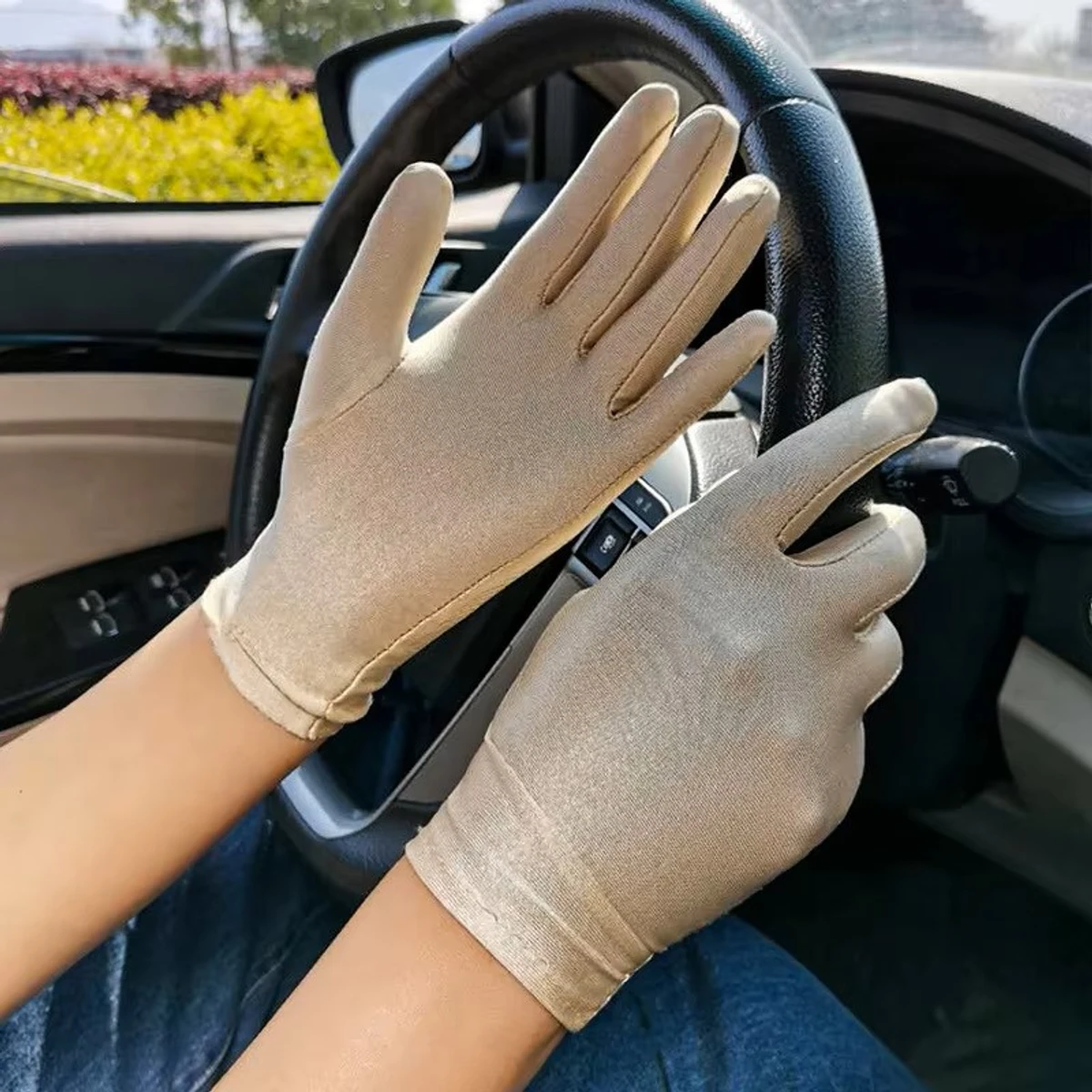 Off white colour ladies stylish full finger short hand gloves