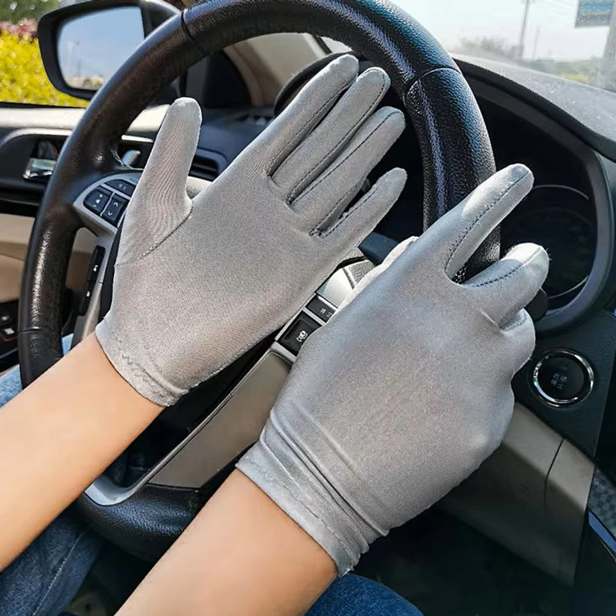 Gray colour ladies stylish full finger short hand gloves